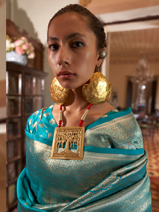 Cerulean Two-Tone Handloom Weaving Silk Saree With Blouse Piece Cerulean Two-Tone Handloom Weaving Silk Saree With Blouse Piece