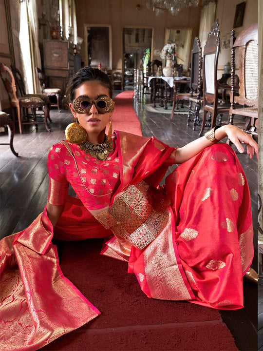 Bright Pink Two-Tone Handloom Weaving Silk Saree With Blouse Piece Bright Pink Two-Tone Handloom Weaving Silk Saree With Blouse Piece