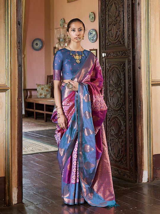 Berry Pink Pure Silk Pochampally Weaving Saree With Blouse Piece Berry Pink Pure Silk Pochampally Weaving Saree With Blouse Piece