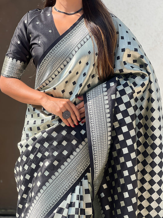 Black & White Silk Saree With Blouse Piece Black & White Silk Saree With Blouse Piece