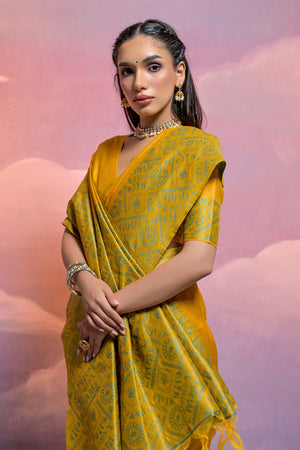 Yellow Silk Blend Saree With Blouse Piece