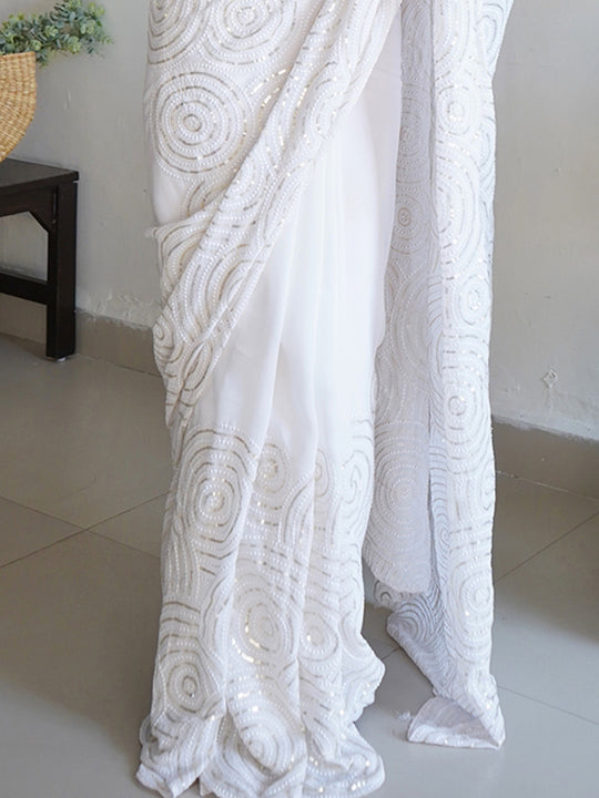 White Georgette Saree With Blouse Piece White Georgette Saree With Blouse Piece