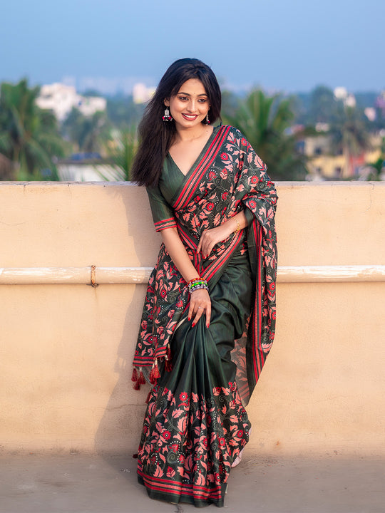 Green Soft Kolam Silk Saree With Blouse Piece Green Soft Kolam Silk Saree With Blouse Piece