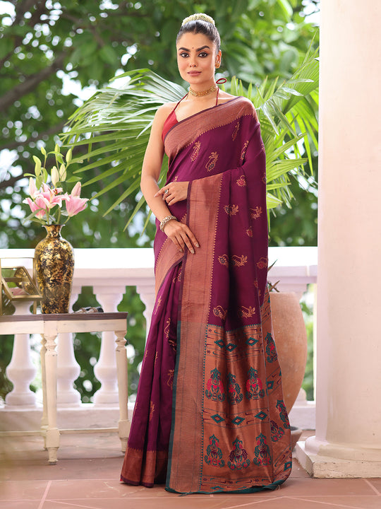 Purple Kanjeevaram Silk Blend Woven Design Zari Saree With Blouse Piece Purple Kanjeevaram Silk Blend Woven Design Zari Saree With Blouse Piece
