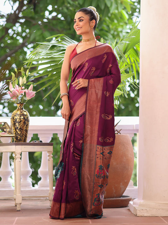 Purple Kanjeevaram Silk Blend Woven Design Zari Saree With Blouse Piece Purple Kanjeevaram Silk Blend Woven Design Zari Saree With Blouse Piece