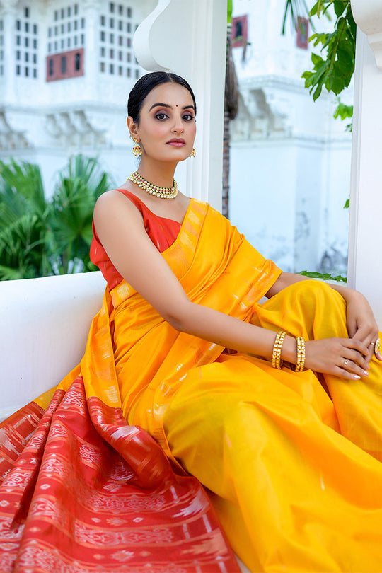 Yellow Silk Blend Saree With Blouse Piece Yellow Silk Blend Saree With Blouse Piece