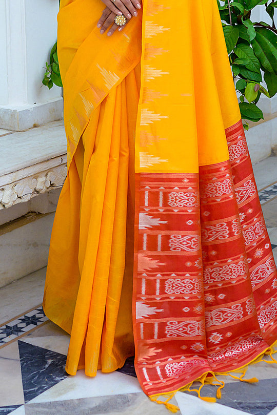Yellow Silk Blend Saree With Blouse Piece Yellow Silk Blend Saree With Blouse Piece