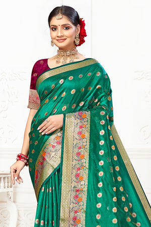 Green Cotton Saree With Blouse Piece