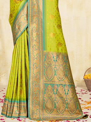 Green Silk Saree With Blouse Piece