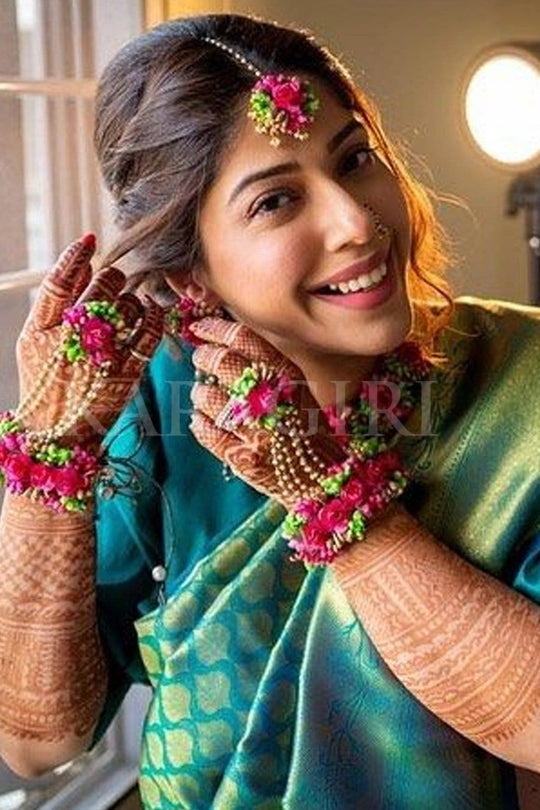 ADITI MALIK in Ocean Blue Kanjivaram Saree ADITI MALIK in Ocean Blue Kanjivaram Saree