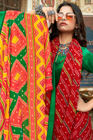 red leheriya saree