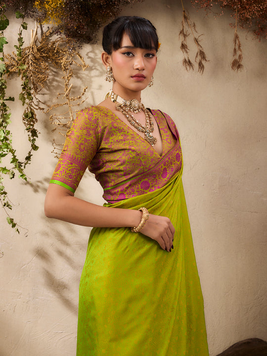 Green Pure Kanjivaram Weaving Silk Saree With Blouse Piece