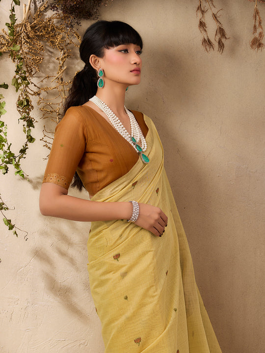 Yellow Munga Cotton Handloom Weaving Saree With Blouse Piece