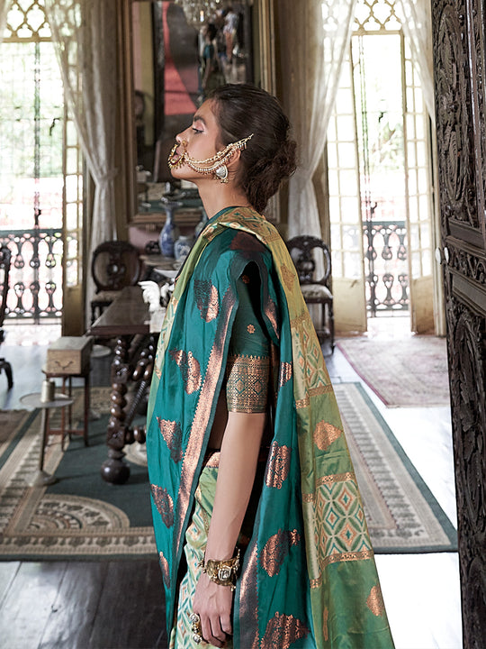 Light Green Pure Silk Pochampally Weaving Saree With Blouse Piece