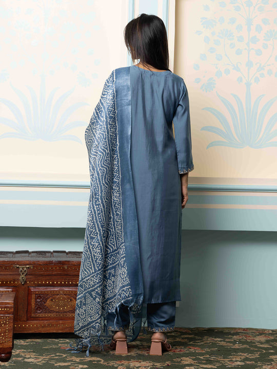 Women Ethnic Motifs Embroidered Regular Kurta with Trousers & With Dupatta