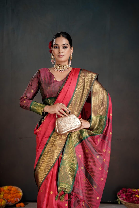 Soft Silk Chitt Palu With Contrast Blouse Weaving Saree