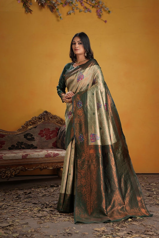 Kanjeevaram Silk Rich Palu With Contrast Blouse Weaving Silk Saree