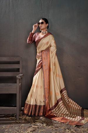 Soft Silk Chitt Palu With Contrast Blouse Weaving Saree