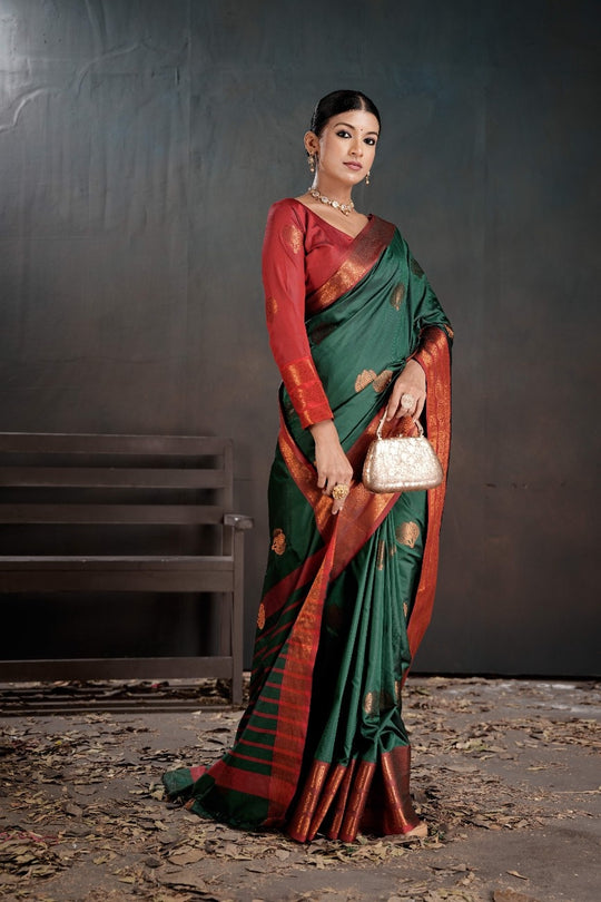 Soft Silk Chitt Palu With Contrast Blouse Weaving Saree