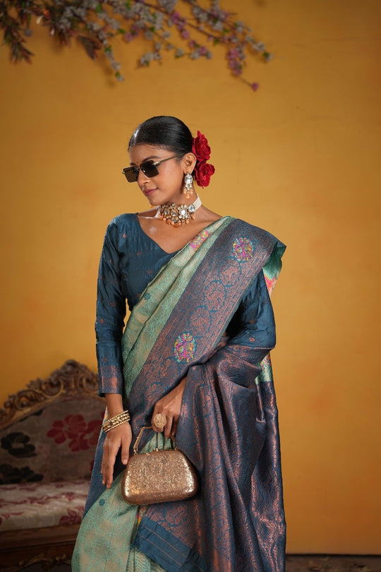 Kanjeevaram Silk Rich Palu With Contrast Blouse Weaving Silk Saree