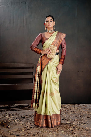 Soft Silk Chitt Palu With Contrast Blouse Weaving Saree