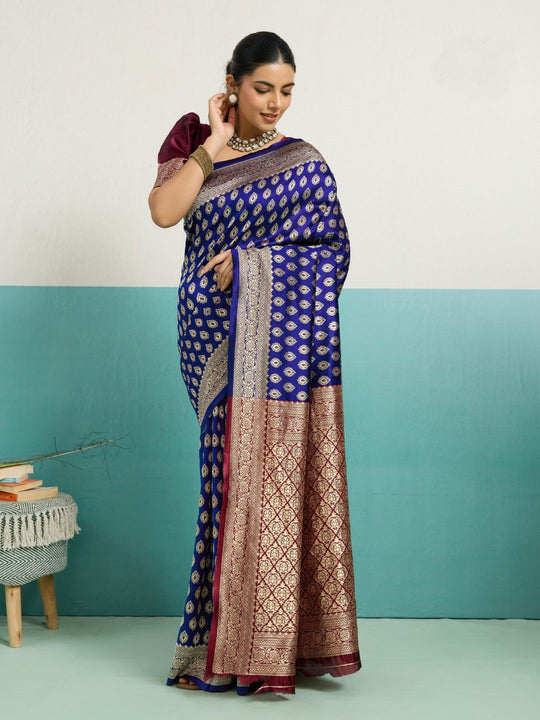 Running Contrast Blouse With Sleeve Patta Banarasi Silk Saree