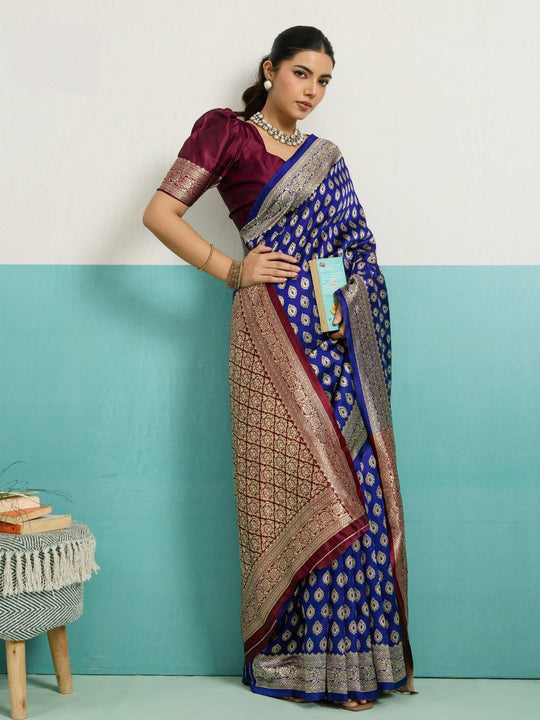 Running Contrast Blouse With Sleeve Patta Banarasi Silk Saree