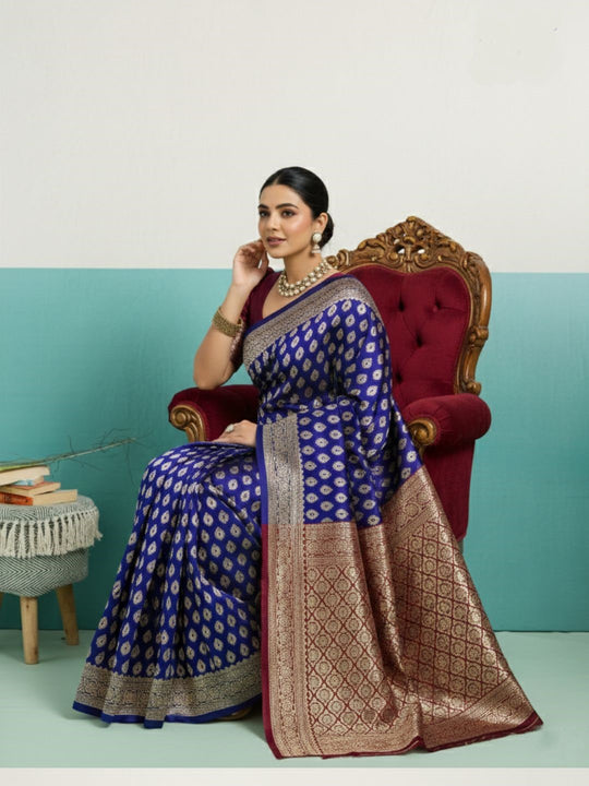 Running Contrast Blouse With Sleeve Patta Banarasi Silk Saree