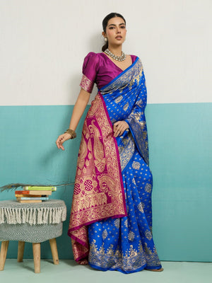 Running Contrast Blouse With Sleeve Patta Banarasi Silk Saree