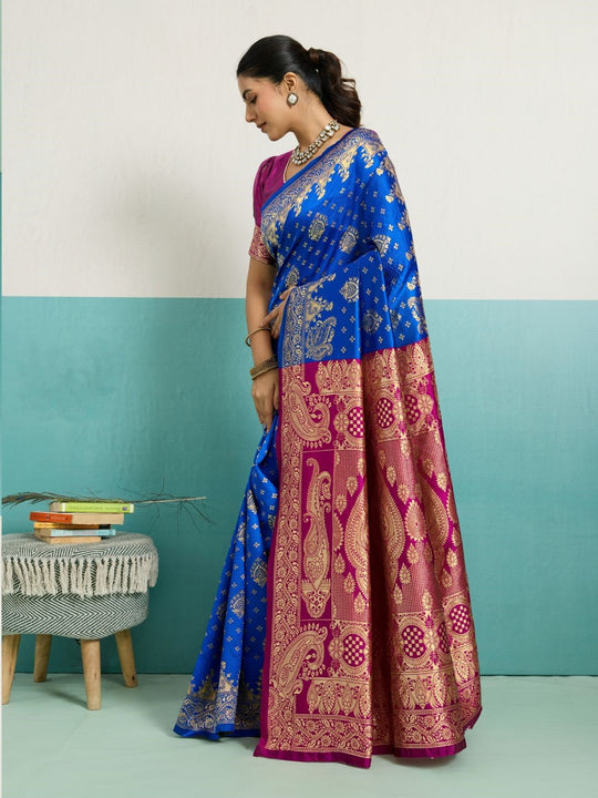 Running Contrast Blouse With Sleeve Patta Banarasi Silk Saree