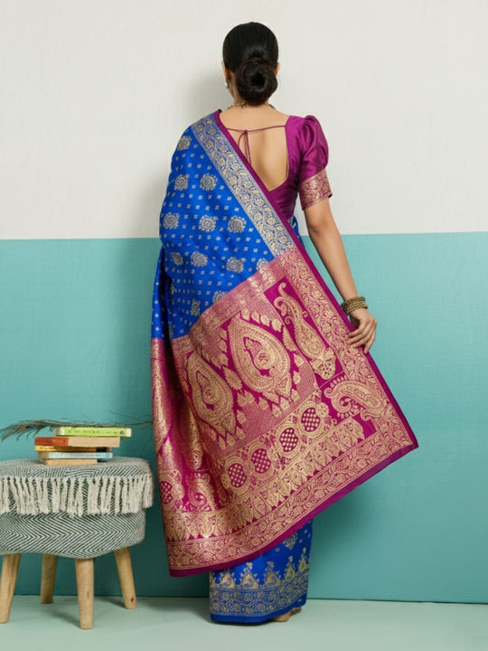 Running Contrast Blouse With Sleeve Patta Banarasi Silk Saree