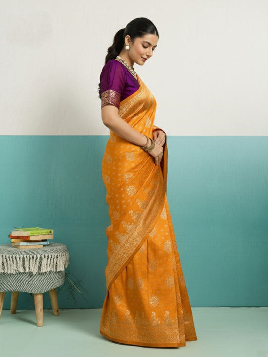 Running Contrast Blouse With Sleeve Patta Banarasi Silk Saree