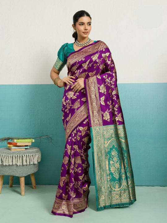 Running Contrast Blouse With Sleeve Patta Banarasi Silk Saree