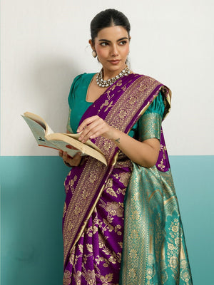 Running Contrast Blouse With Sleeve Patta Banarasi Silk Saree