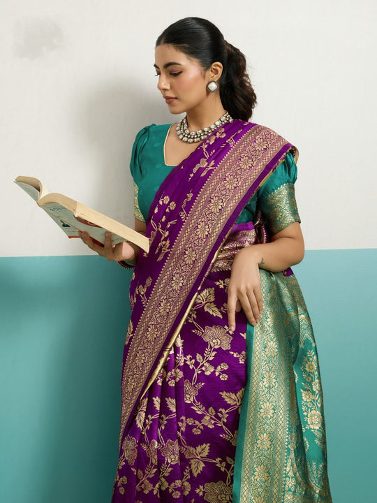 Running Contrast Blouse With Sleeve Patta Banarasi Silk Saree