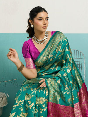 Running Contrast Blouse With Sleeve Patta Banarasi Silk Saree