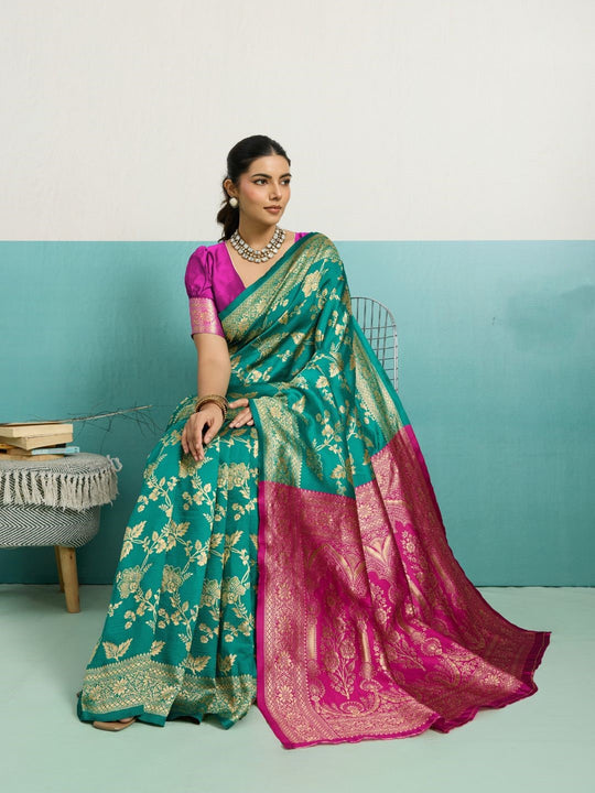 Running Contrast Blouse With Sleeve Patta Banarasi Silk Saree