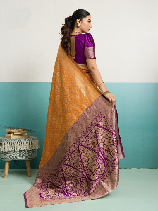 Running Contrast Blouse With Sleeve Patta Banarasi Silk Saree