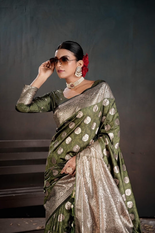 Soft Silk Chitt Palu With Blouse Weaving Silk Saree