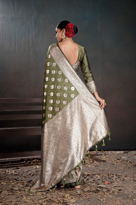 Soft Silk Chitt Palu With Blouse Weaving Silk Saree
