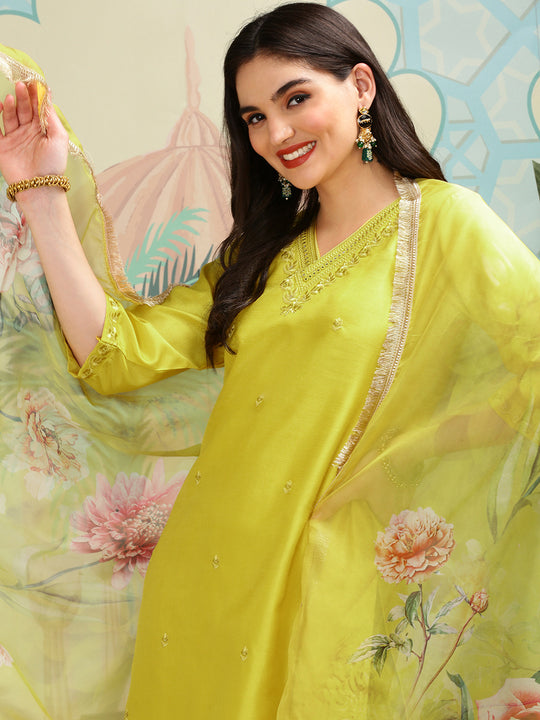 Floral Embroidered V-Neck Three-Quarter Sleeves Silk Chiffon Kurta Set
