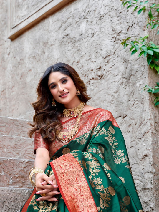 Green Soft Banarasi Silk With Gold Zari Weaving With Zhallar Saree With Blouse Piece