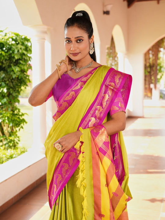 Aura Silk Weaving Design With Zari Border Banarasi Silk Saree