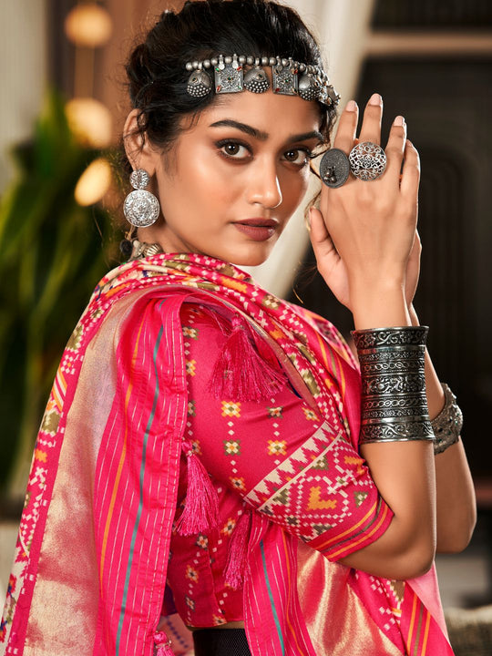 Pink & White Pure Patola Silk Handloom Printed Saree With Blouse Piece