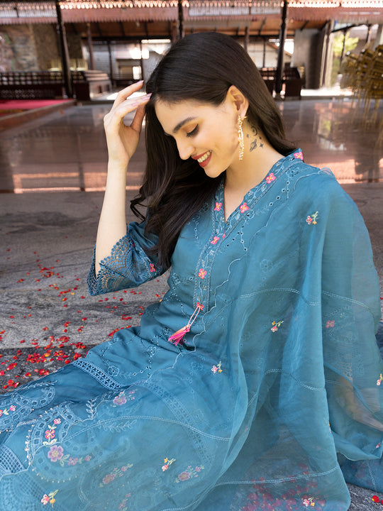 Floral Embroidered Regular Thread Work Pure Cotton Kurta with Trousers & Dupatta