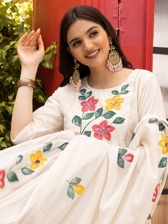 Off- white Hand painted floral embellished kurta with pants and dupatta
