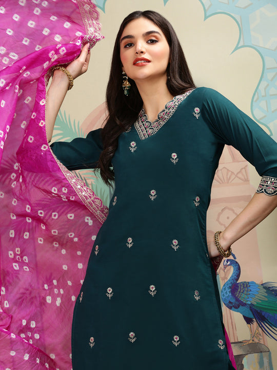 Green Embroidered Regular Sequinned Straight Kurta With Trousers & Duppatta