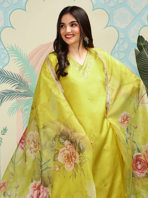 Floral Embroidered V-Neck Three-Quarter Sleeves Silk Chiffon Kurta Set
