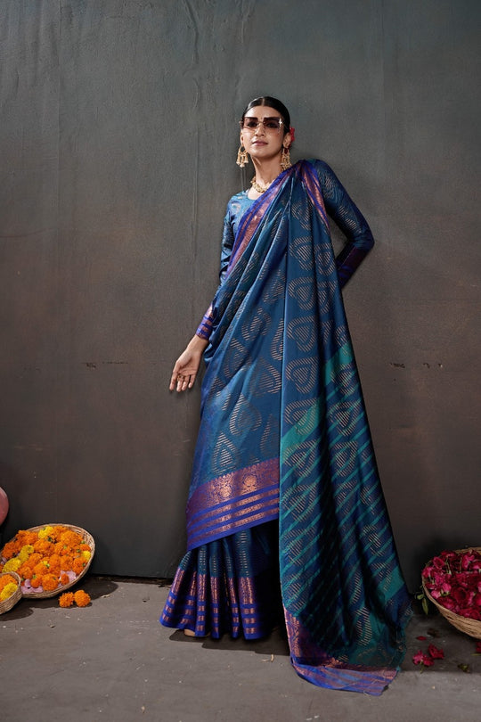 Soft Silk Chitt Palu With Contrast Blouse Weaving Saree