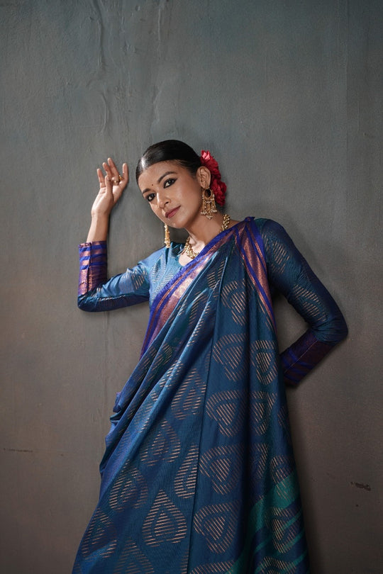 Soft Silk Chitt Palu With Contrast Blouse Weaving Saree